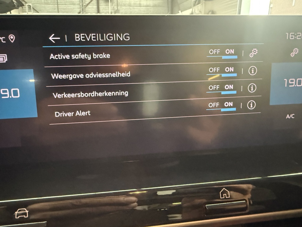 Carwebs 443 26